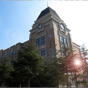 上海外国语大学贤达经济人文学院